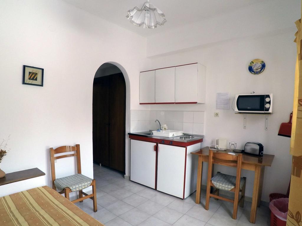 Milos Apartments Elounda  Bilik gambar